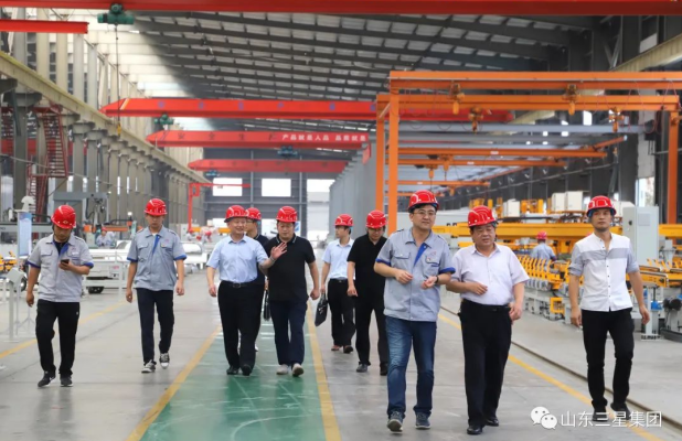 滨州市工商联调研组来山东hjc黄金城集团调研