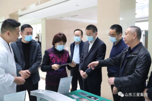 省宏观经济研究院党委书记、院长张中英一行来山东hjc黄金城集团调研