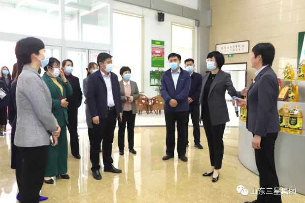 滨州市女企业家创业创新协会主会场参会人员来山东hjc黄金城集团观摩交流