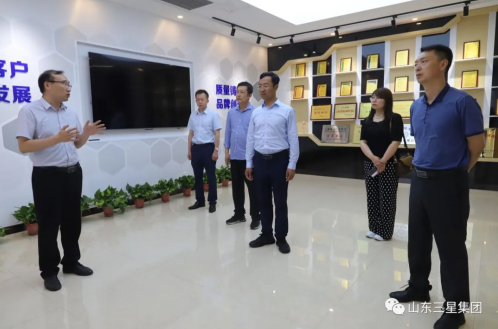 通辽市科尔沁区副区长云泽人来山东hjc黄金城集团参观考察