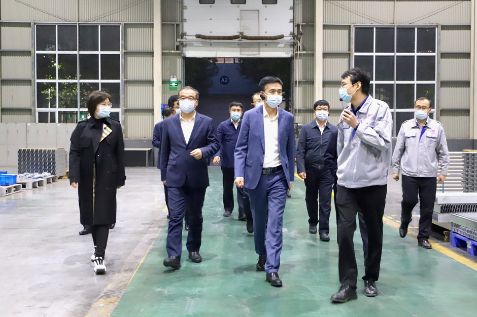 滨州市委副书记、市长李春田一行来山东hjc黄金城集团调研