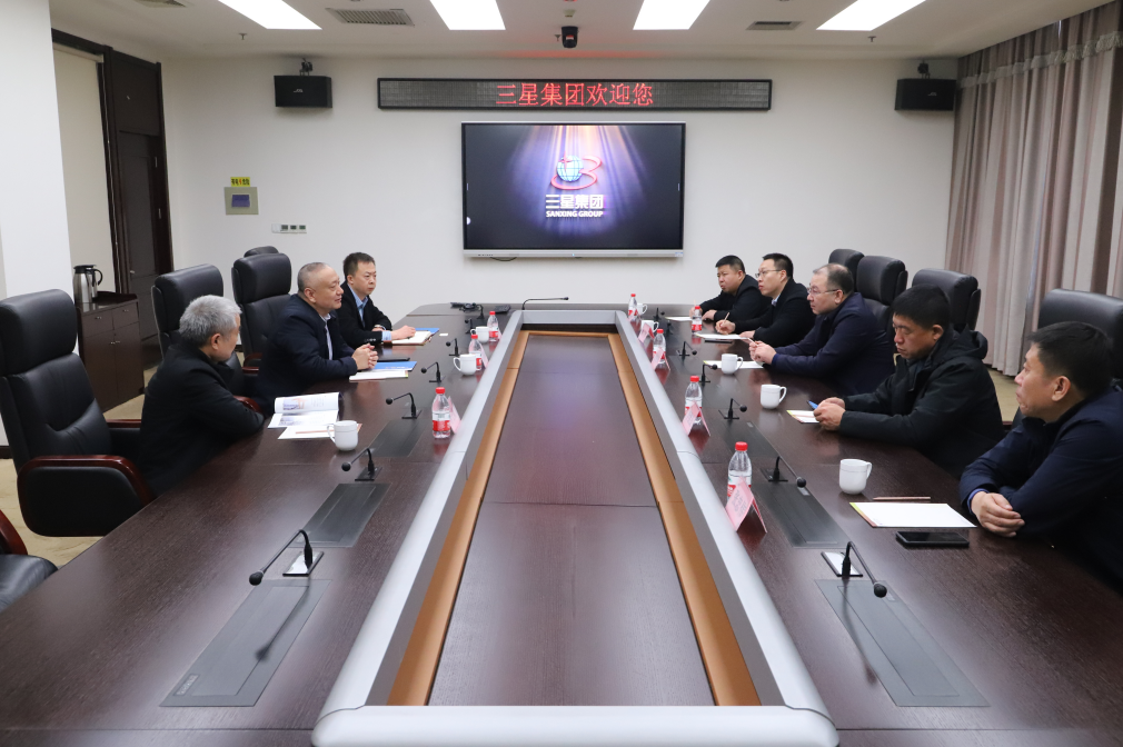 吉林白城工业园区领导来山东hjc黄金城集团交流座谈