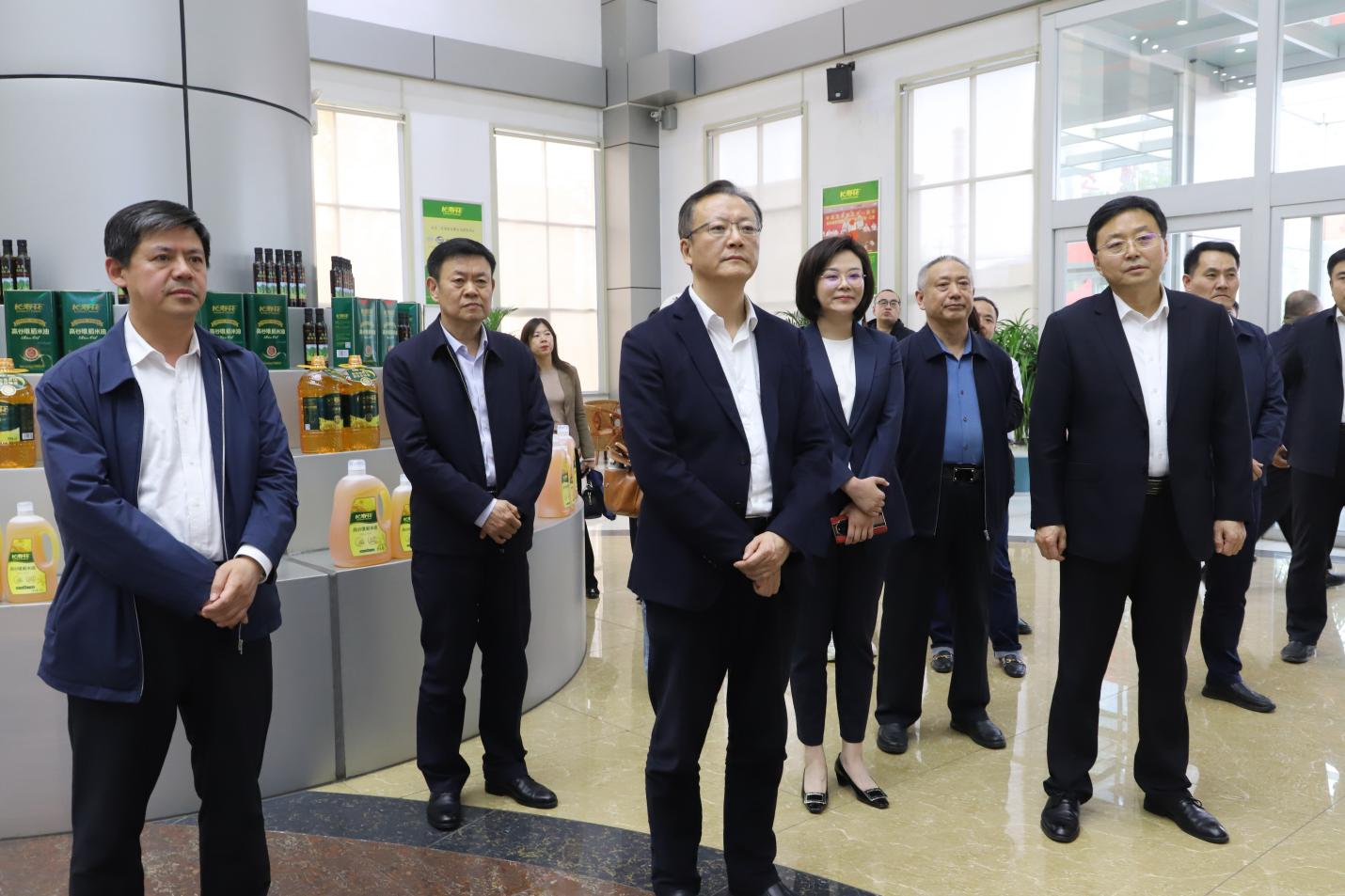 央媒采访团走进山东hjc黄金城集团开展主题采访活动