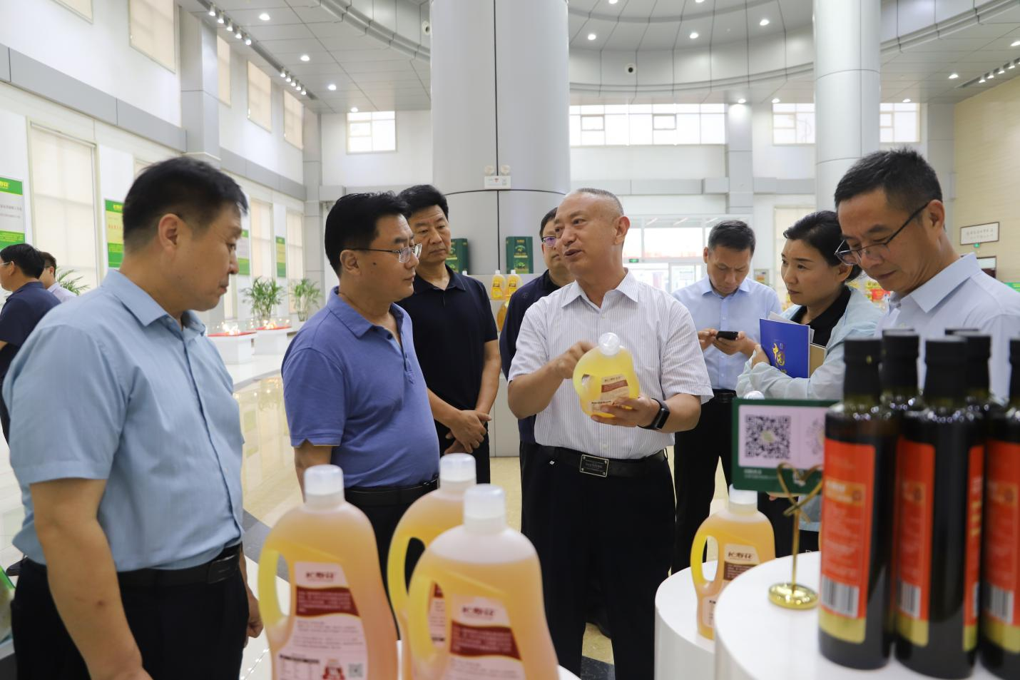 河南省驻马店市政协调研组来山东hjc黄金城集团调研