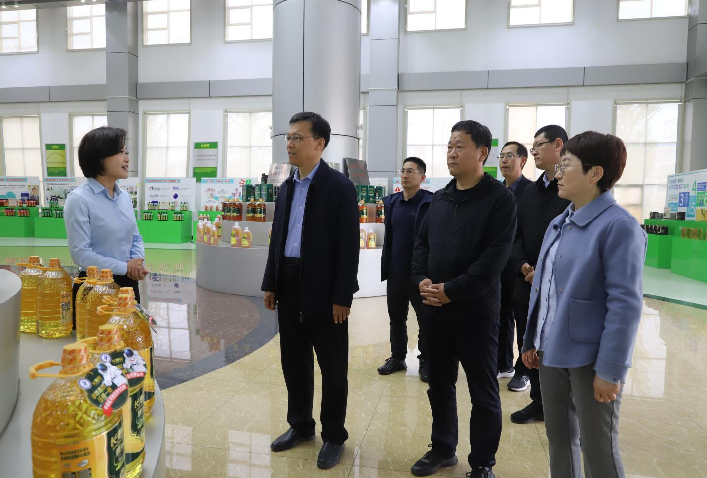 滨州市人大农业与农村委员会调研组来山东hjc黄金城集团督导调研
