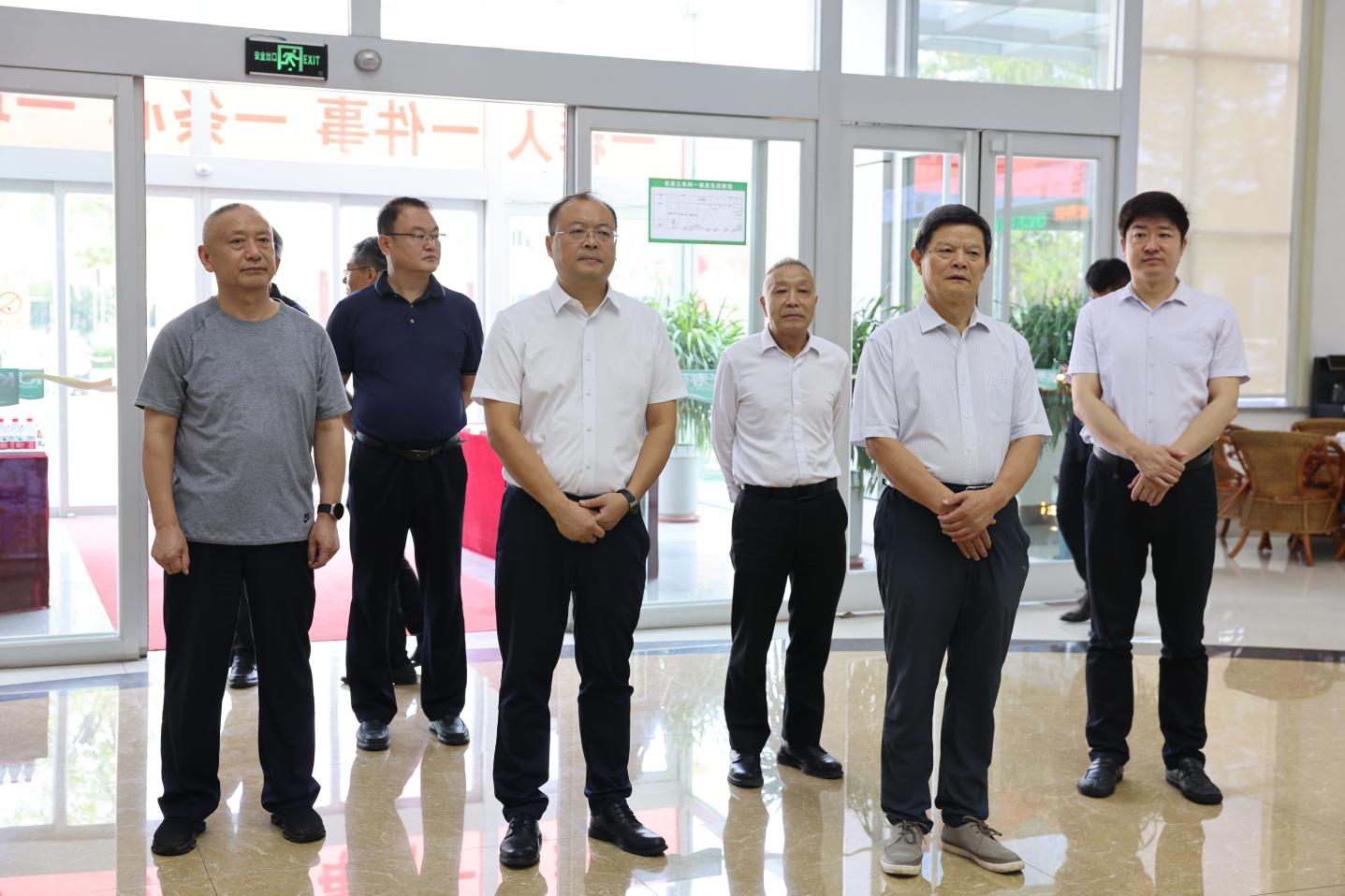 山东省学生营养与健康协会会长张厚吉一行来山东hjc黄金城集团考察