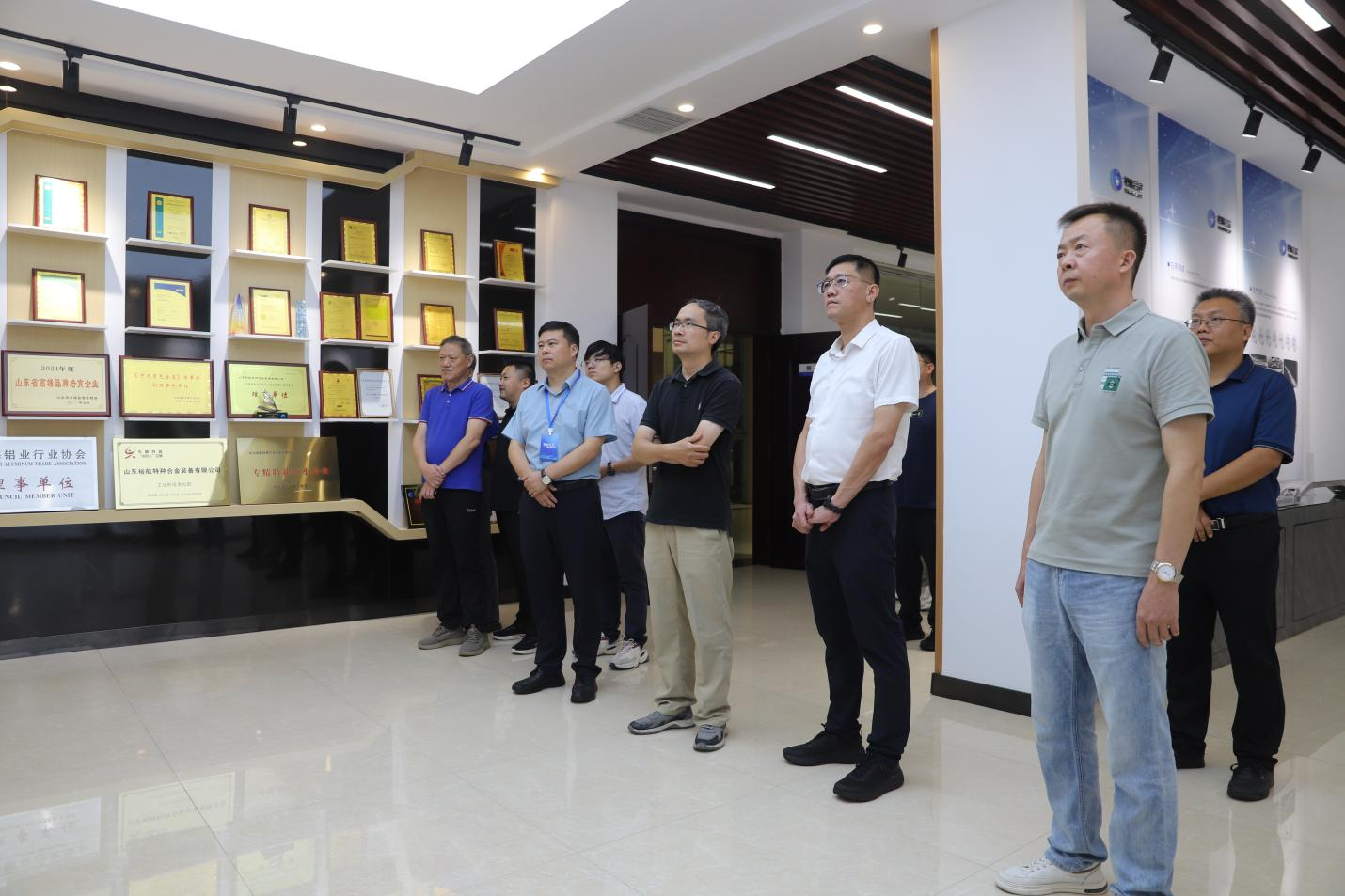 高端铝材料产业创新服务团、南京农业大学调研组来山东hjc黄金城集团参观调研