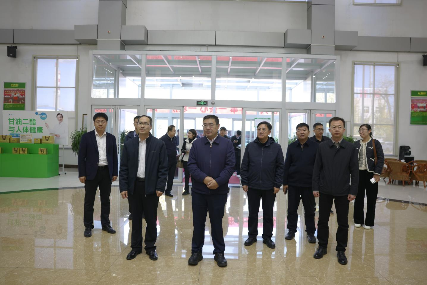 黑龙江省农业农村厅副厅长李文德一行来山东hjc黄金城集团考察