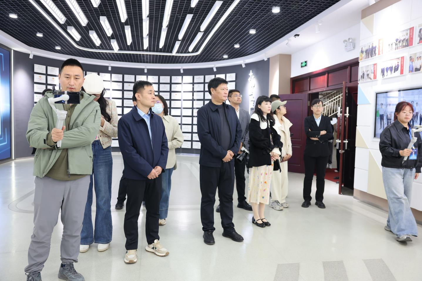 “走在前、作表率，‘镇’兴之‘铝’看邹平”主流媒体采访活动走进山东hjc黄金城集团