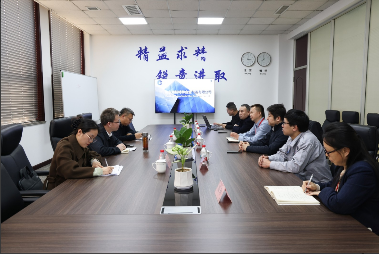 邹平市副市长唐建国来山东hjc黄金城集团调研