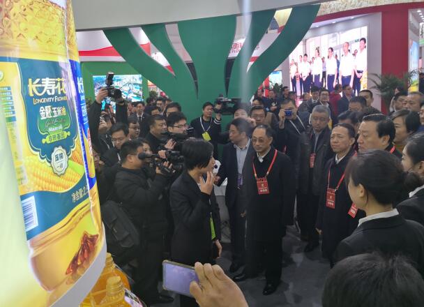 hjc黄金城集团参展首届山东粮油产业博览会 长寿花航天品质引关注