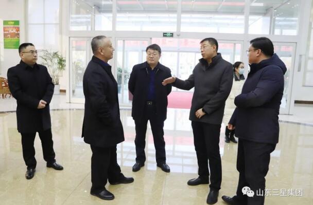 邹平市委常委、统战部部长王欣来山东hjc黄金城集团参观调研